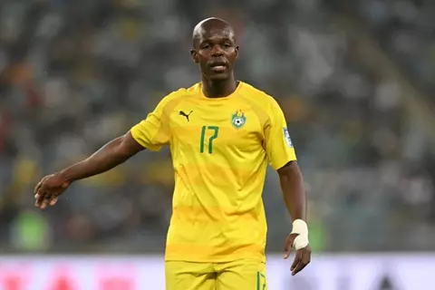 قبل 7 ثواني من الصافرة.. ثنائي وسط 4 لاعبين يمنح زيمبابوي التعادل ضد أنجولا